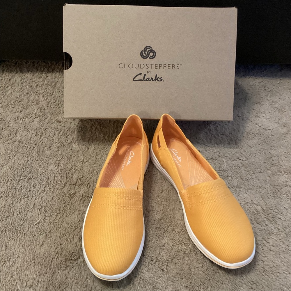 Clarks Breeze Step Flats